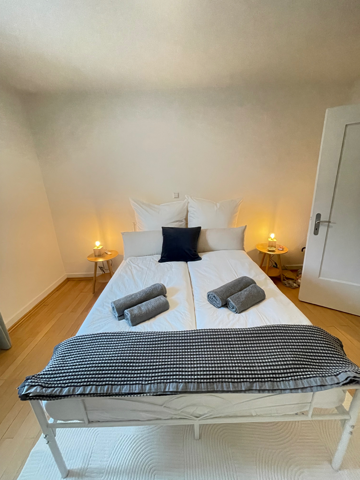 Schlafzimmer 1